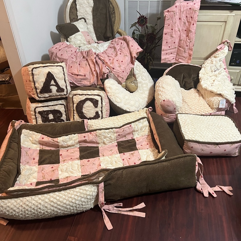 Ozark Mountain Kids 14 piece baby crib set